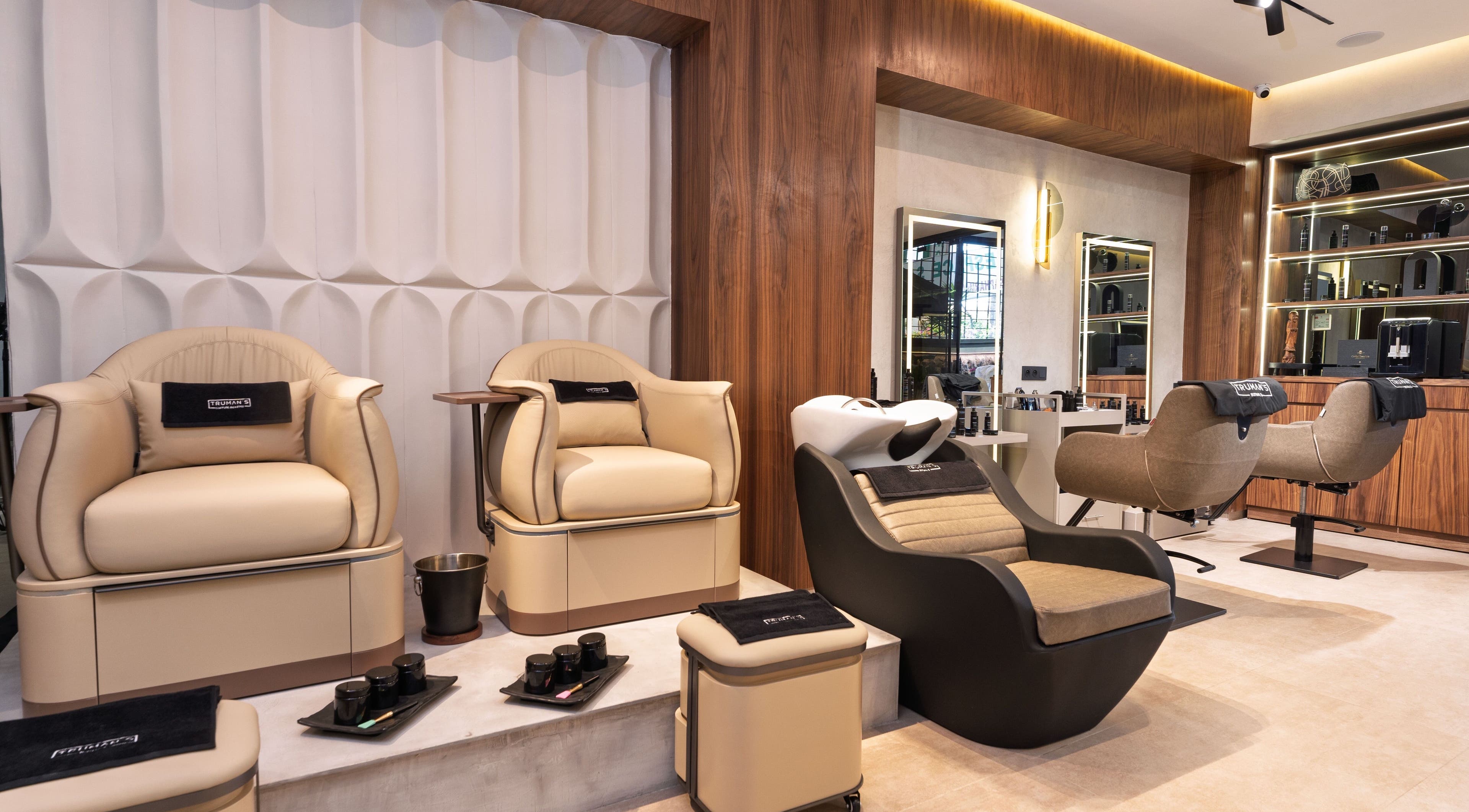 Luxury seating area at Truman's Coiffure et Spa Ain Diab Casablanca Homme et femme, Dar-el-beida, Casablanca-settat, MA.