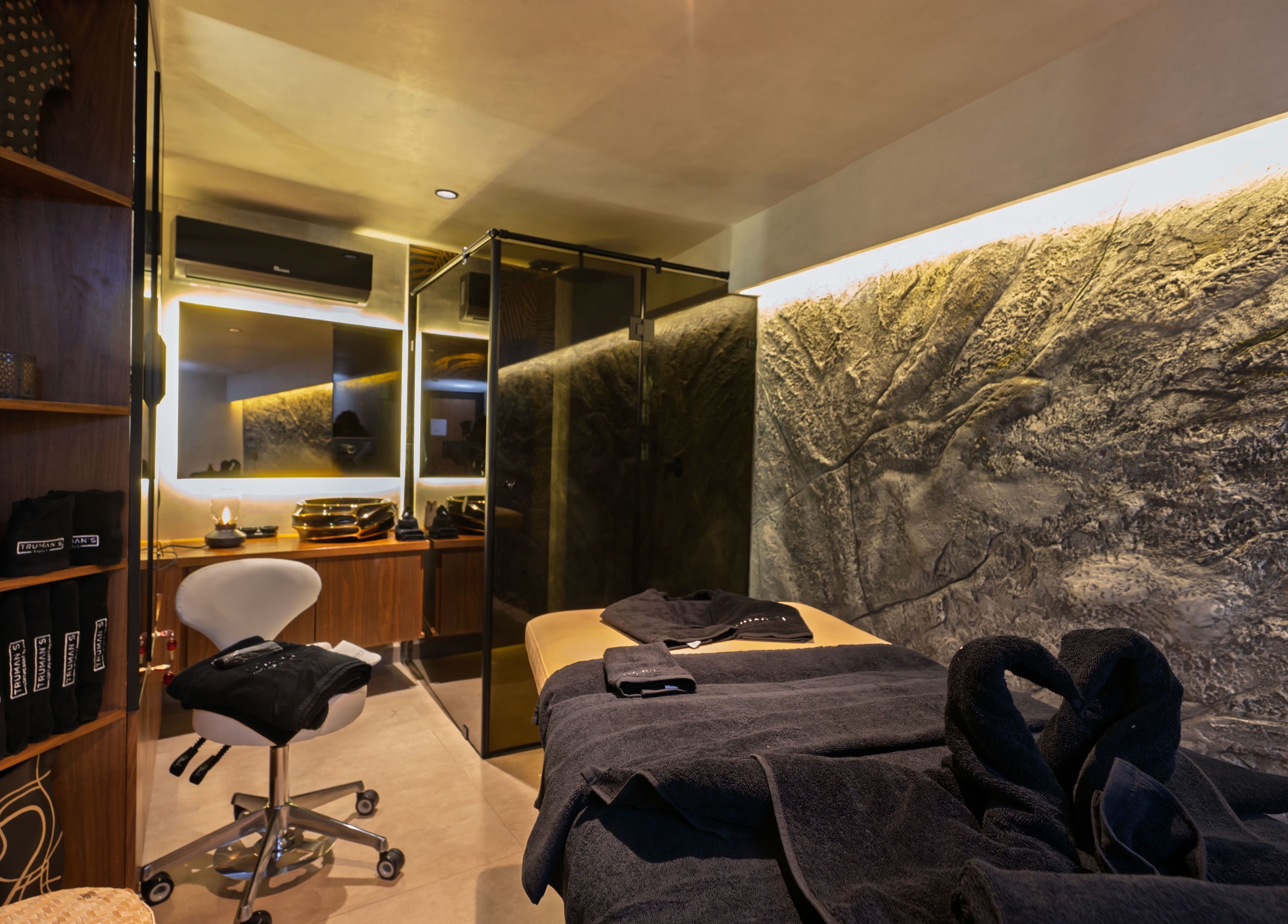 Elegant treatment room at Truman's Coiffure et Spa Ain Diab Casablanca in Dar-el-beida, Casablanca-settat, MA.