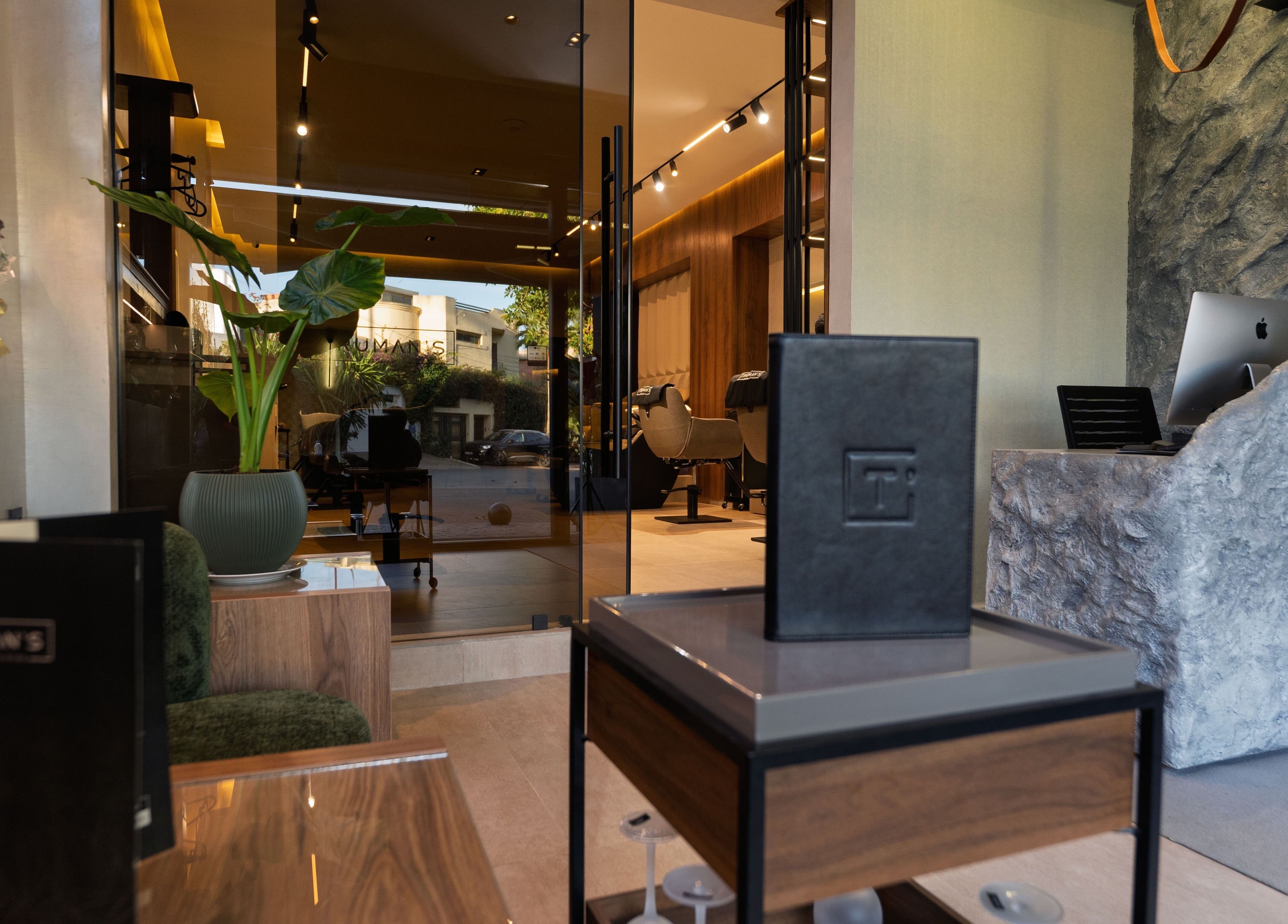 Chic interior of Truman's Coiffure et Spa Ain Diab Casablanca Homme et femme in Dar-el-beida, Casablanca-settat, MA.