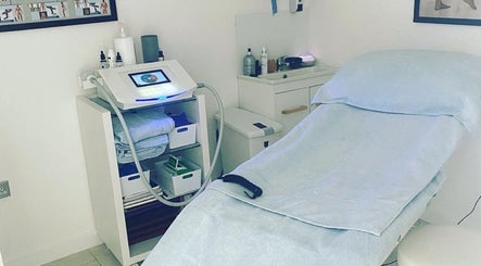 Wellness Space Lifestyle Medicine in Glasgow, Scotland, GB offers a serene treatment room with advanced equipment.
