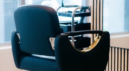 Luxury styling chair at Opalé Beauty Studio, Cape Town, Western Cape, ZA, offering premium beauty services.