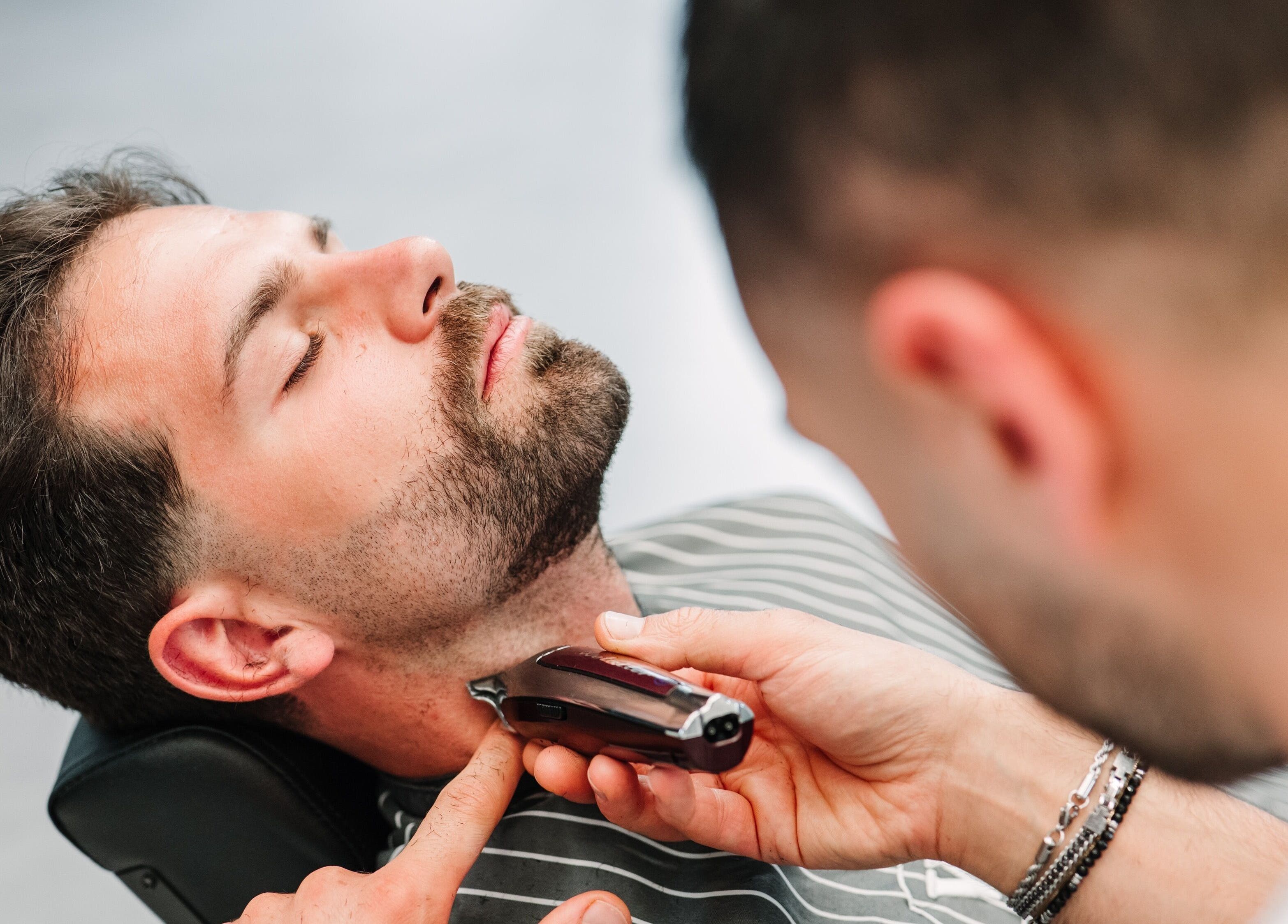 Taglio barba preciso realizzato a Barber d’Èlite, Firenze, Toscana, IT.
