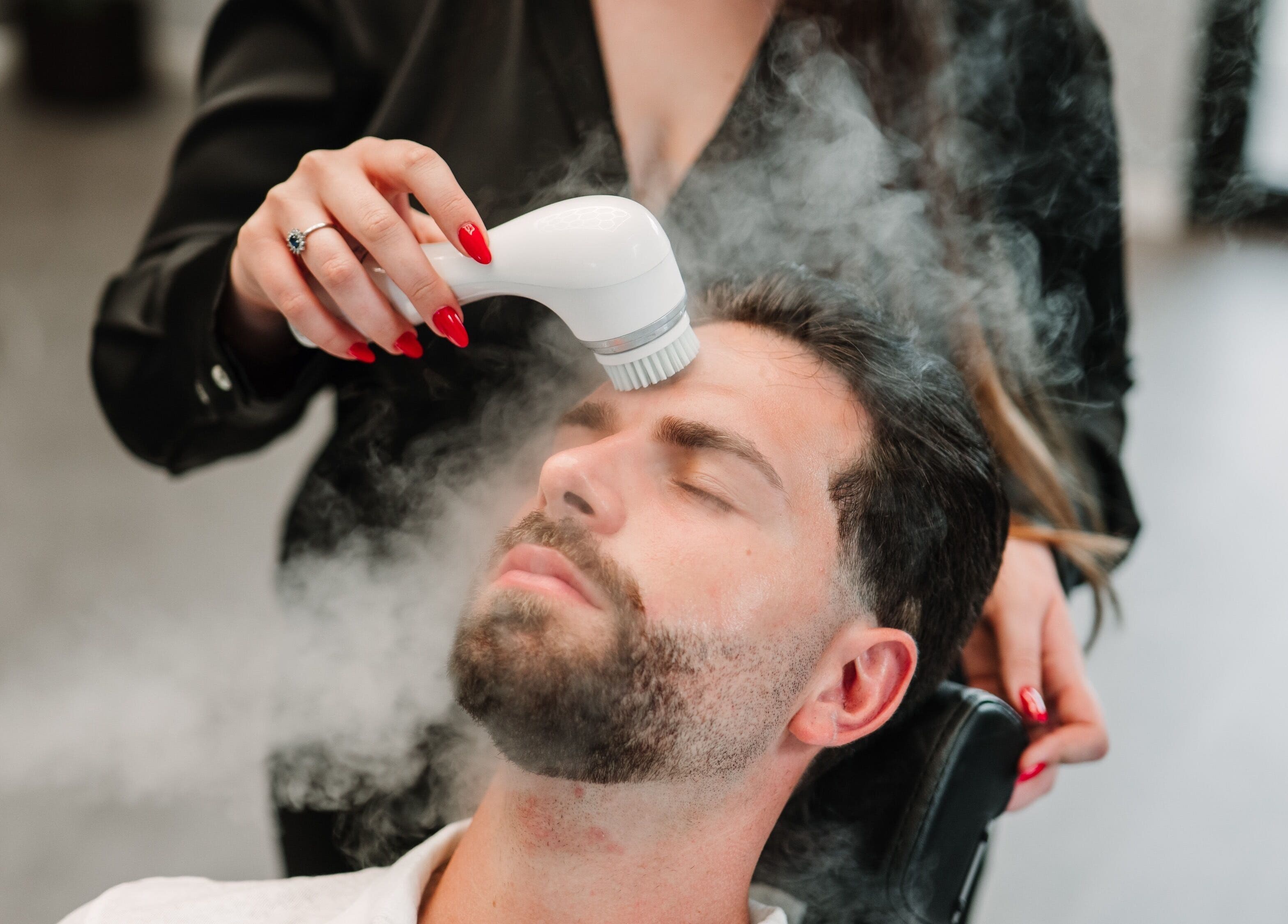 Trattamento viso con vapore a Barber d’Èlite, Firenze, Toscana, IT.