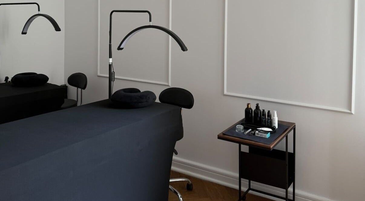 Eleganckie wnętrze 7Heaven Lashes and Brows, Warszawa, Województwo Mazowieckie, PL, z nowoczesnym wyposażeniem.