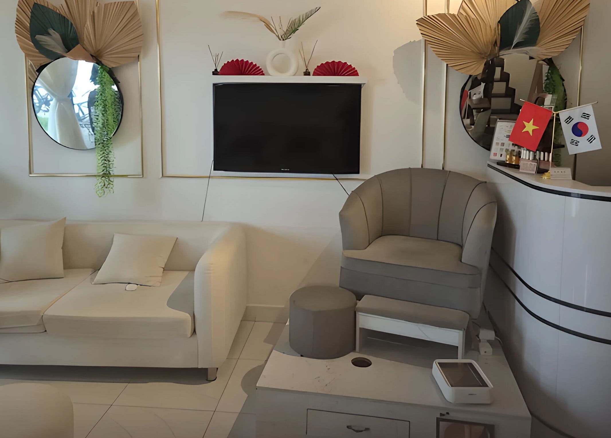 Chic interior of Senses Spa in Thành Phố Phú Quốc showing a cozy lounge area and elegant decor.