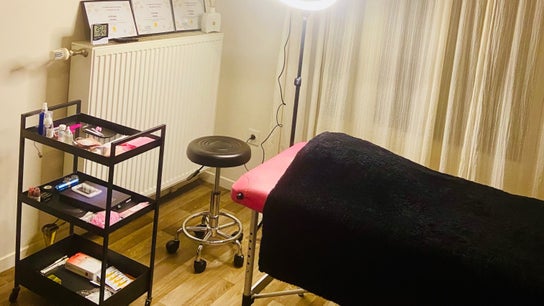 DollzBrow Studio