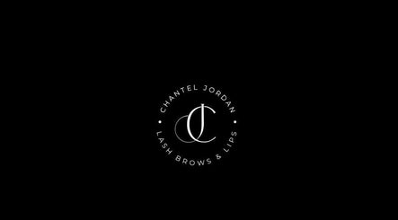 Logotipo elegante de Chantel Jordan Beauty em Rinchoa, Lisboa, PT.