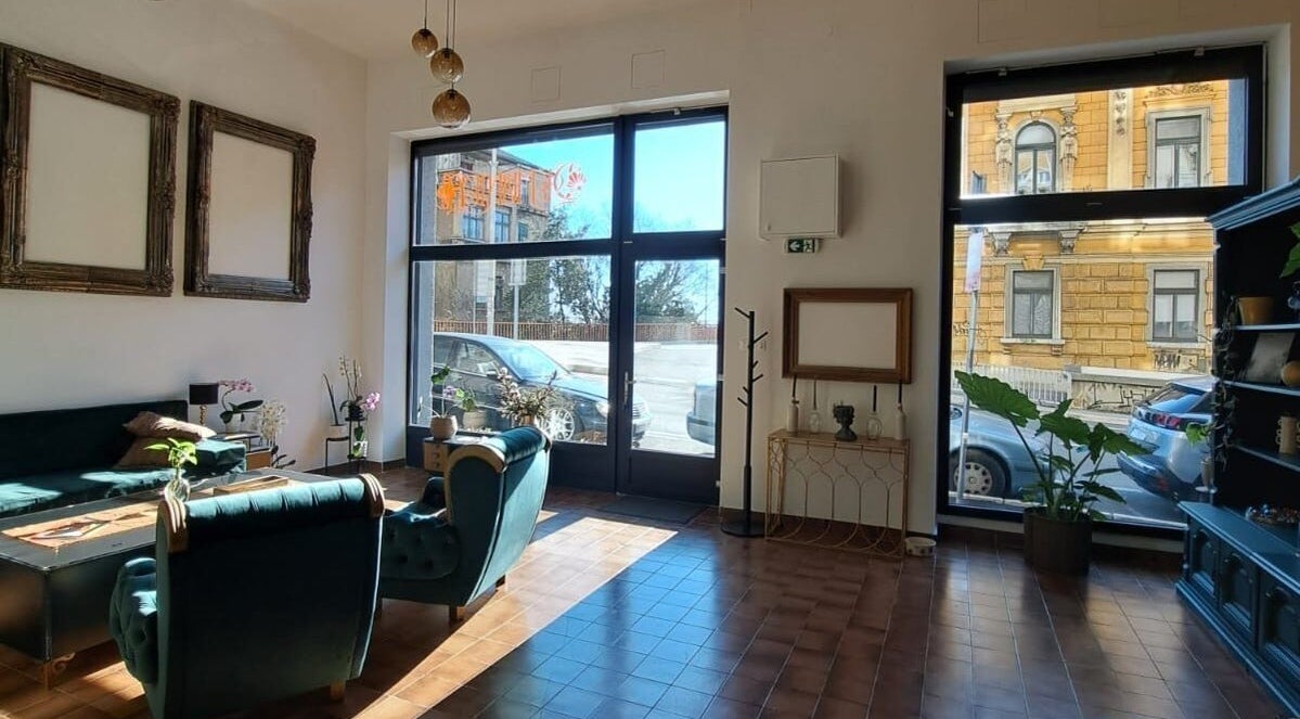 Modern lounge area at Demonica BodyArt in Rijeka, Primorsko-goranska Županija, HR with stylish decor.