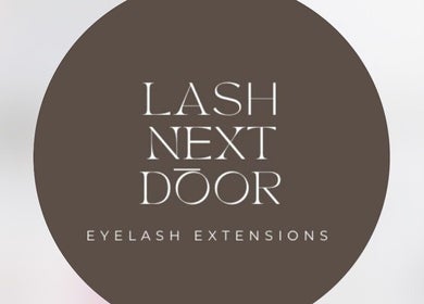 Lash_nextdoor logo for eyelash extensions in Cambridge, Ontario, CA, showcasing elegance and brand identity.