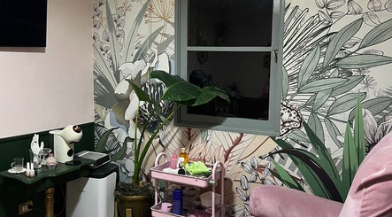 Decoración botánica y acogedora en Negri Studio, Cerrillos, Región Metropolitana, CL.