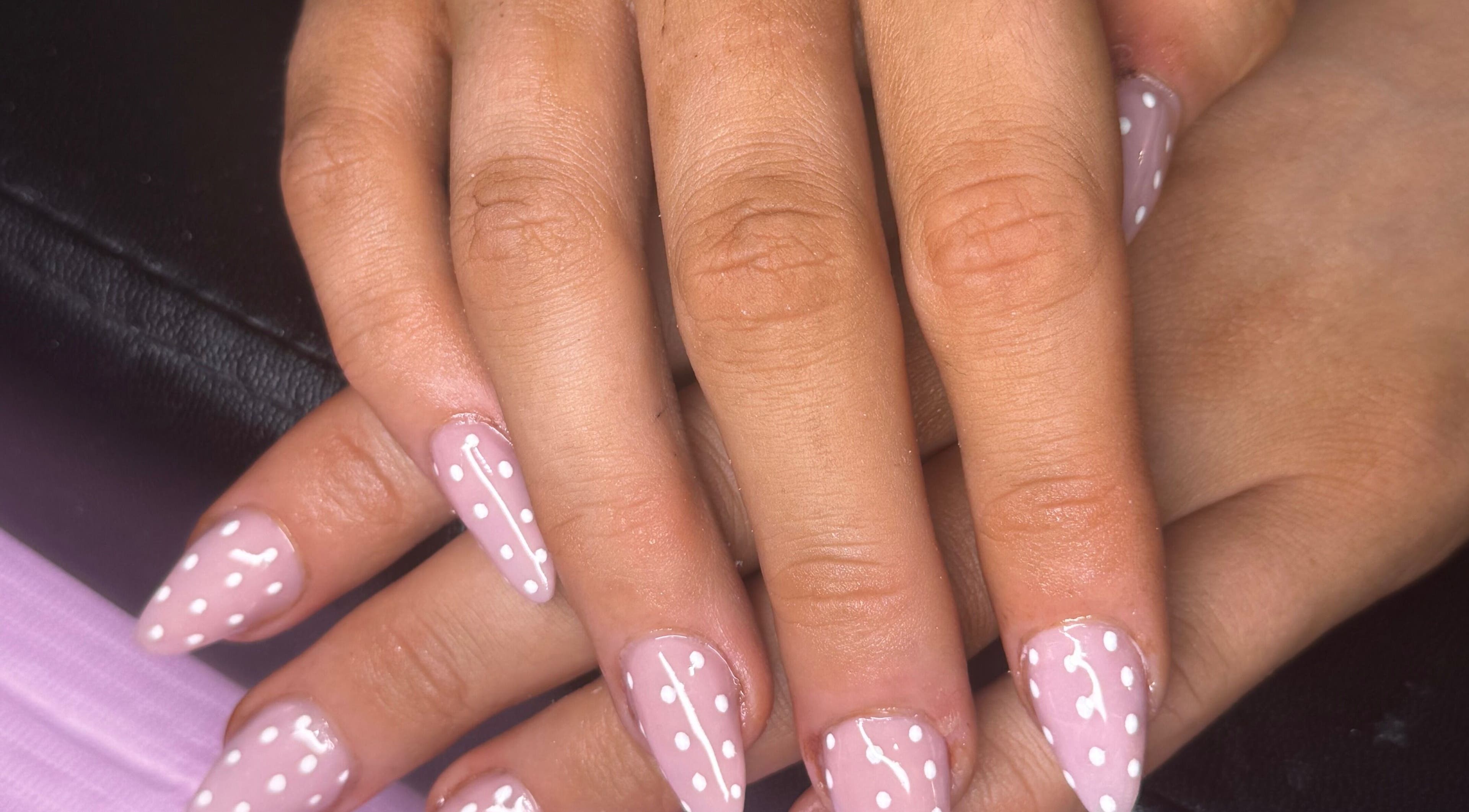 Chic polka dot nails at Glosseditbychelsie, Clitheroe, England, GB.