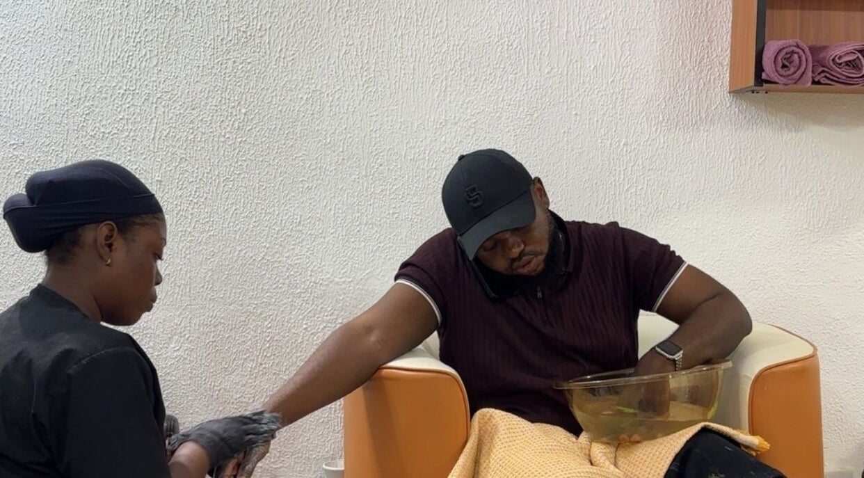 Relaxing hand treatment at Looks in Tema, Greater Accra Region, GH, enhancing wellness.