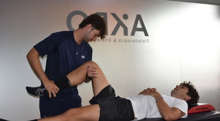 Sesión de fisioterapia avanzada en AKRO MOVE FISIOTERAPIA Y ENTRENAMIENTO EN LAS ROZAS, Las Rozas De Madrid, ES.
