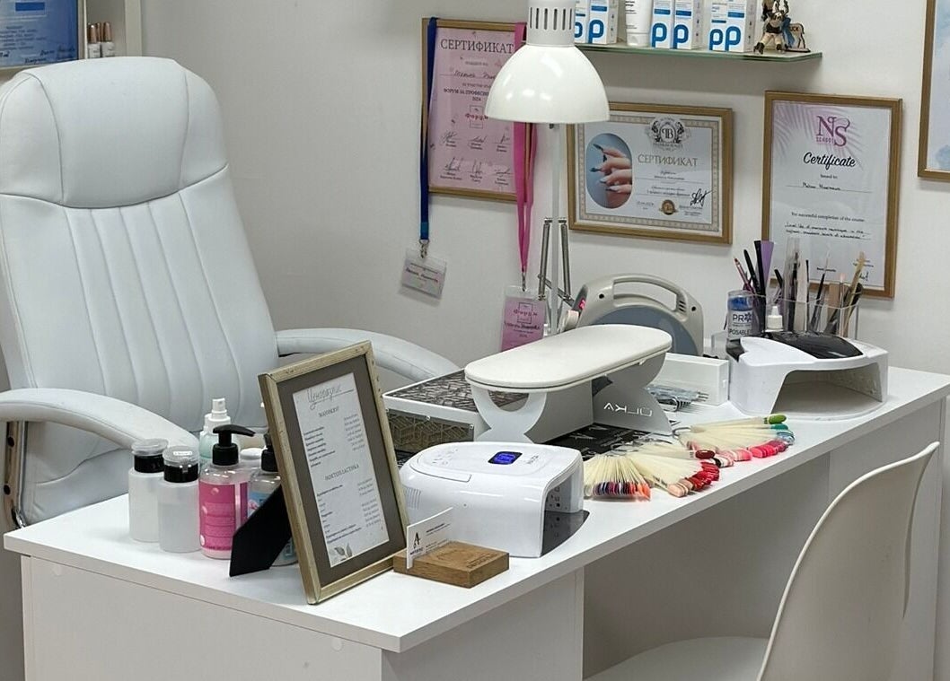 Маникюрно студио в Artistic Studio, София, Област София, BG с модерно оборудване и сертификати.