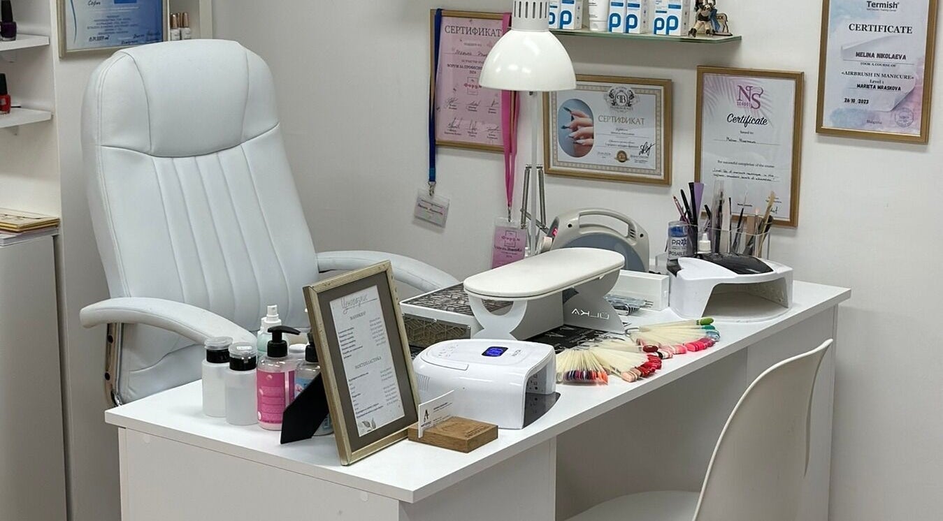 Маникюрно студио в Artistic Studio, София, Област София, BG с модерно оборудване и сертификати.