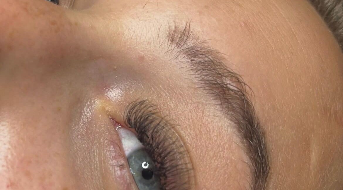 Close-up of expertly applied eyelashes at V&A Lashes, Portsmouth, England, GB, showcasing natural beauty.
