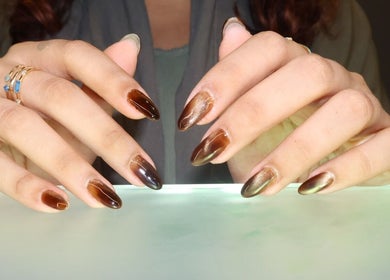 تصميم أظافر بني مميز في Joya Nail Studio، الخبر، المنطقة الشرقية، SA.
