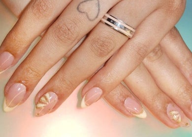 ألوان طلاء أظافر أنيقة في Joya Nail Studio، الخبر، المنطقة الشرقية، SA.