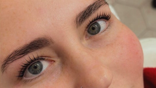 Anna Lash & Brow