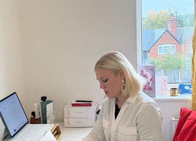 Naomi Beckl IAPC&M Goal Setting Life Coach workspace in Nottingham, England, GB with a calm, productive vibe.
