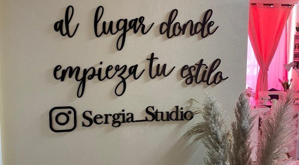 Decoración del muro en Sergia Studio en Estación Central, Región Metropolitana, CL, con mensaje inspirador.