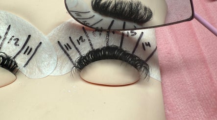 Lash extensions display at Pinkbeautybynessa in Montréal, Québec, CA.