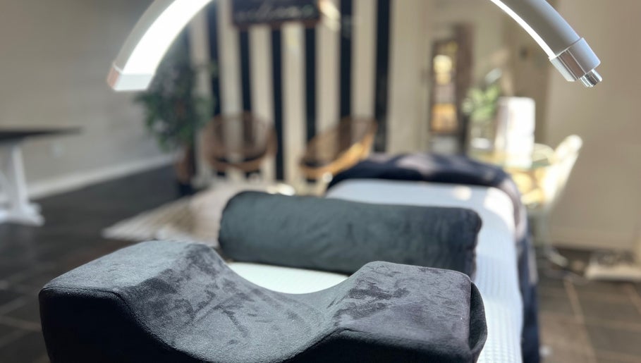 Cozy treatment room at Bella Tu Beauty Styling in Pretoria, Gauteng, ZA with modern decor and plush seating.