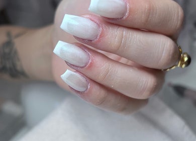 Beautiful manicured nails at Nails by Joana, Lisboa, Lisboa, PT showcasing elegant, minimalist nail art.