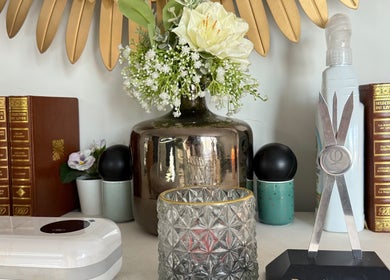 Décor floral raffiné chez By Kelly permanent make up, Saint-brice-courcelles, Grand Est, FR.