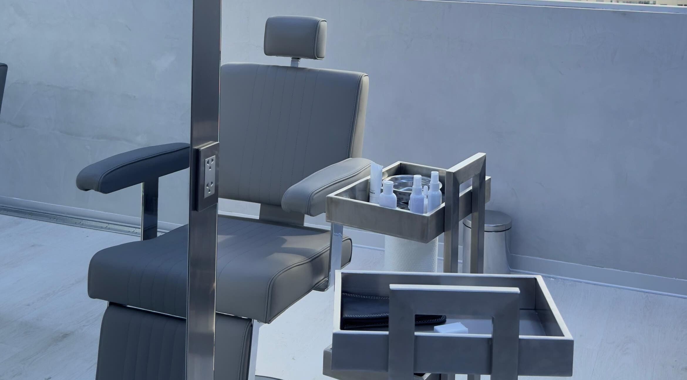 Moderno sillón en Sharp Studio, Magdalena Del Mar, Provincia De Lima, PE, ideal para tratamientos de belleza.