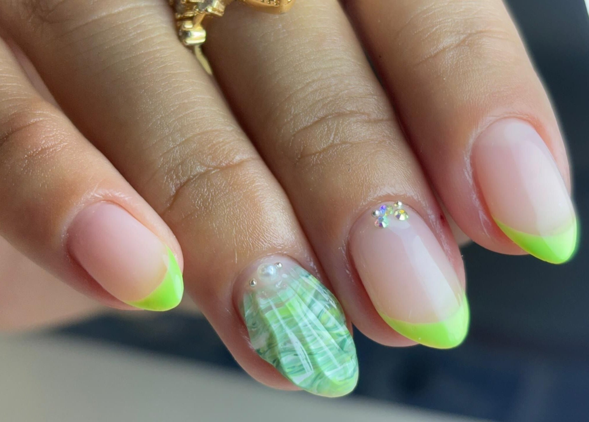 Stylish green nail art at Mariana Nails, Caracas, Distrito Capital, VE.