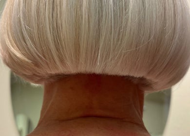 Sophisticated bob haircut at Wolf and Wolf Salon, Auckland, NZ. Perfect trim and shine.