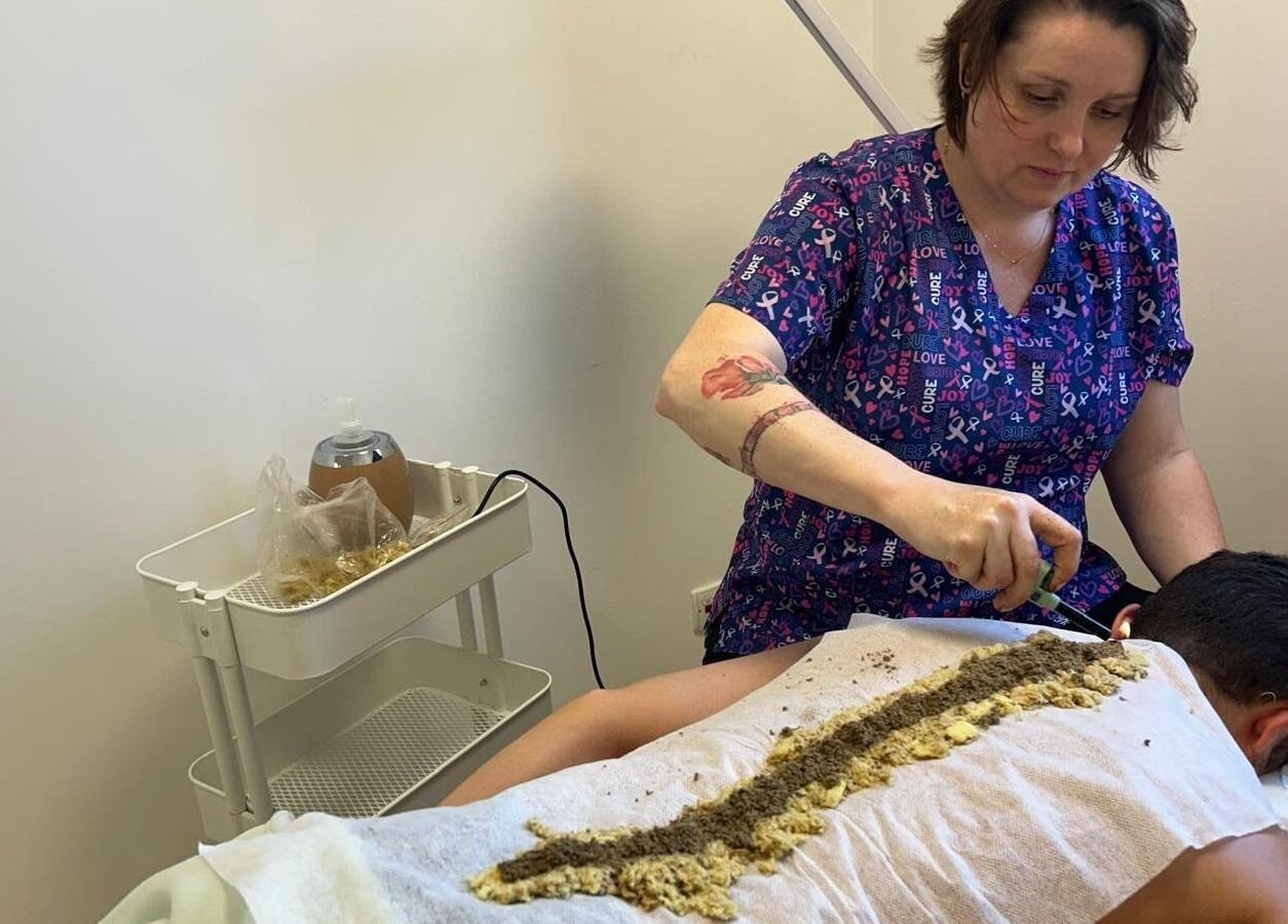 Terapia dotykowa, Bielsko-biała, Województwo Śląskie, PL. Sesja masażu relaksacyjnego dla odprężenia.