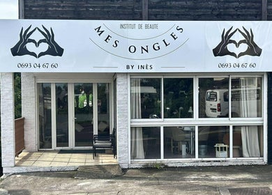 Devanture de Mes ongles by Inès à Le Tampon, Saint-pierre, RE, avec enseigne élégante.