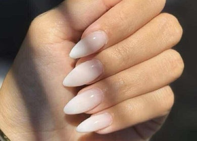 Manucure élégante avec ongles en gel à Mes ongles by Inès, Le Tampon, Saint-pierre, RE.