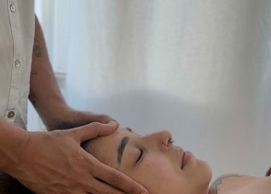 Terapia integrativa em Laura Belo (Terapias Integrativas), Lisboa, Lisboa, PT com técnica de massagem relaxante.
