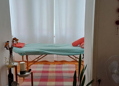 Sala de terapia acolhedora em Laura Belo (Terapias Integrativas), Lisboa, Lisboa, PT.