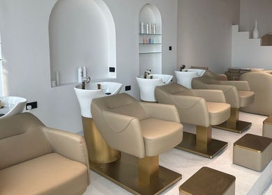 Sillones de lavado en Elías Guerrero Beauty Salon, Dubái, Dubái, AE.