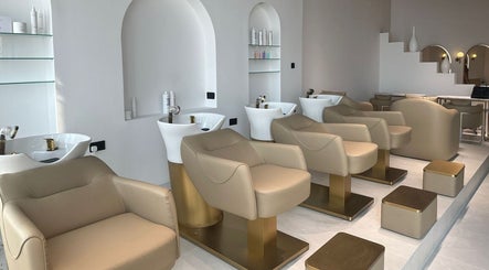 Sillones de lavado en Elías Guerrero Beauty Salon, Dubái, Dubái, AE.