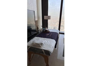 غرفة معالجة مريحة في Relaxia Spa بإطلالة على الرياض، منطقة الرياض، السعودية.