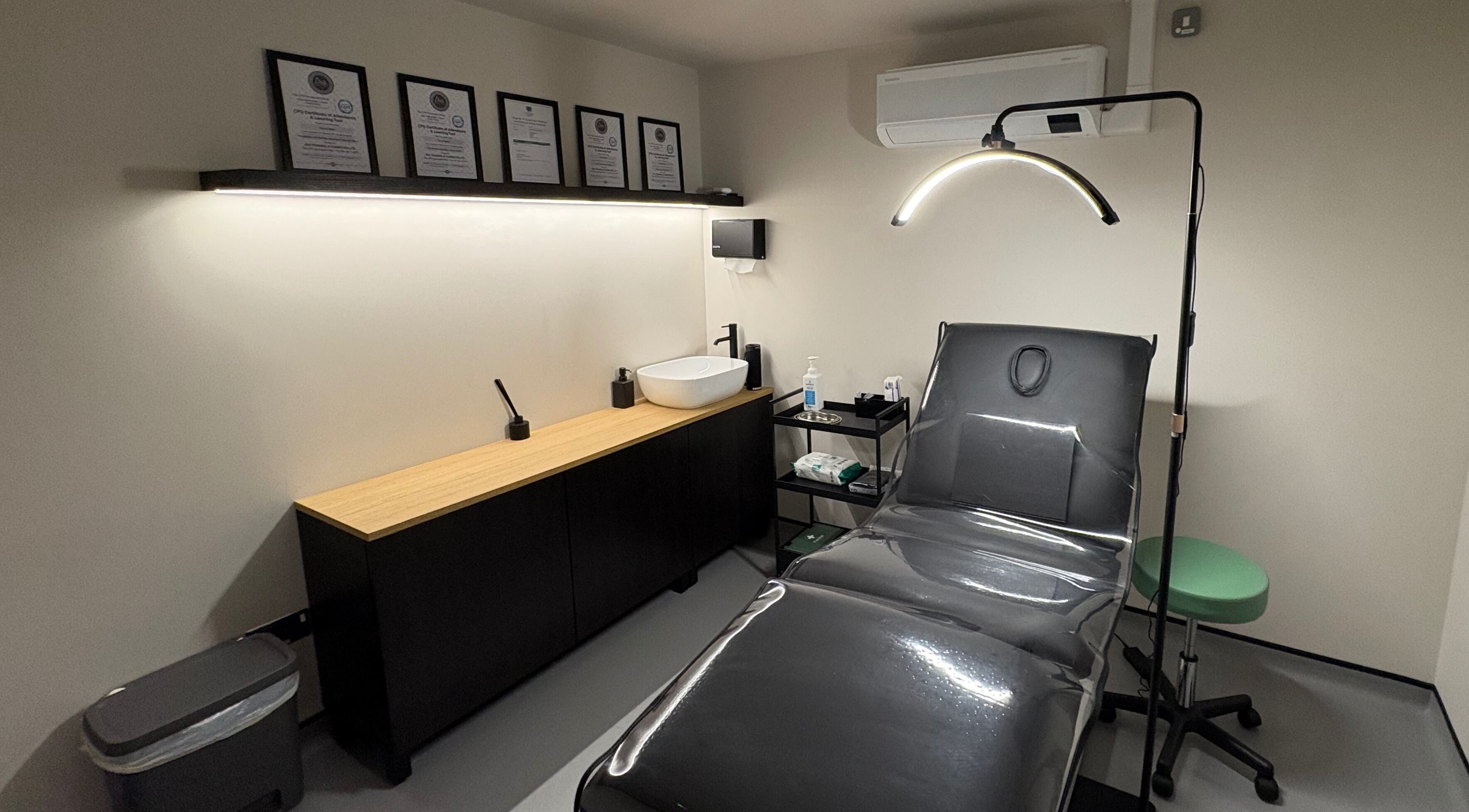 Clean and modern treatment room at Kaesthetics Clinic, Dublin, County Dublin, IE.