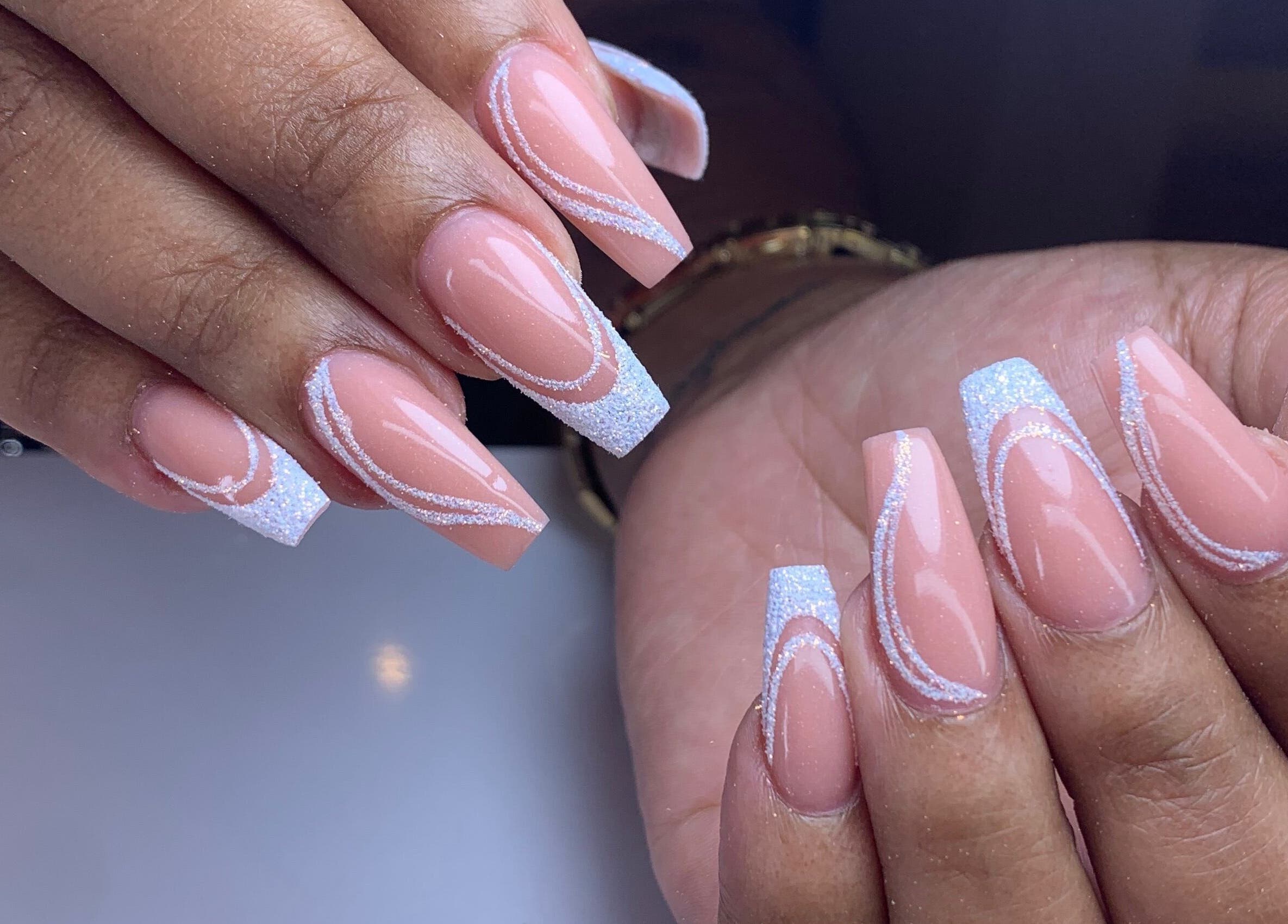 Diseño de uñas acrílicas en Sandra’s Style & Art SALIÑA, Willemstad, Curaçao, CW.