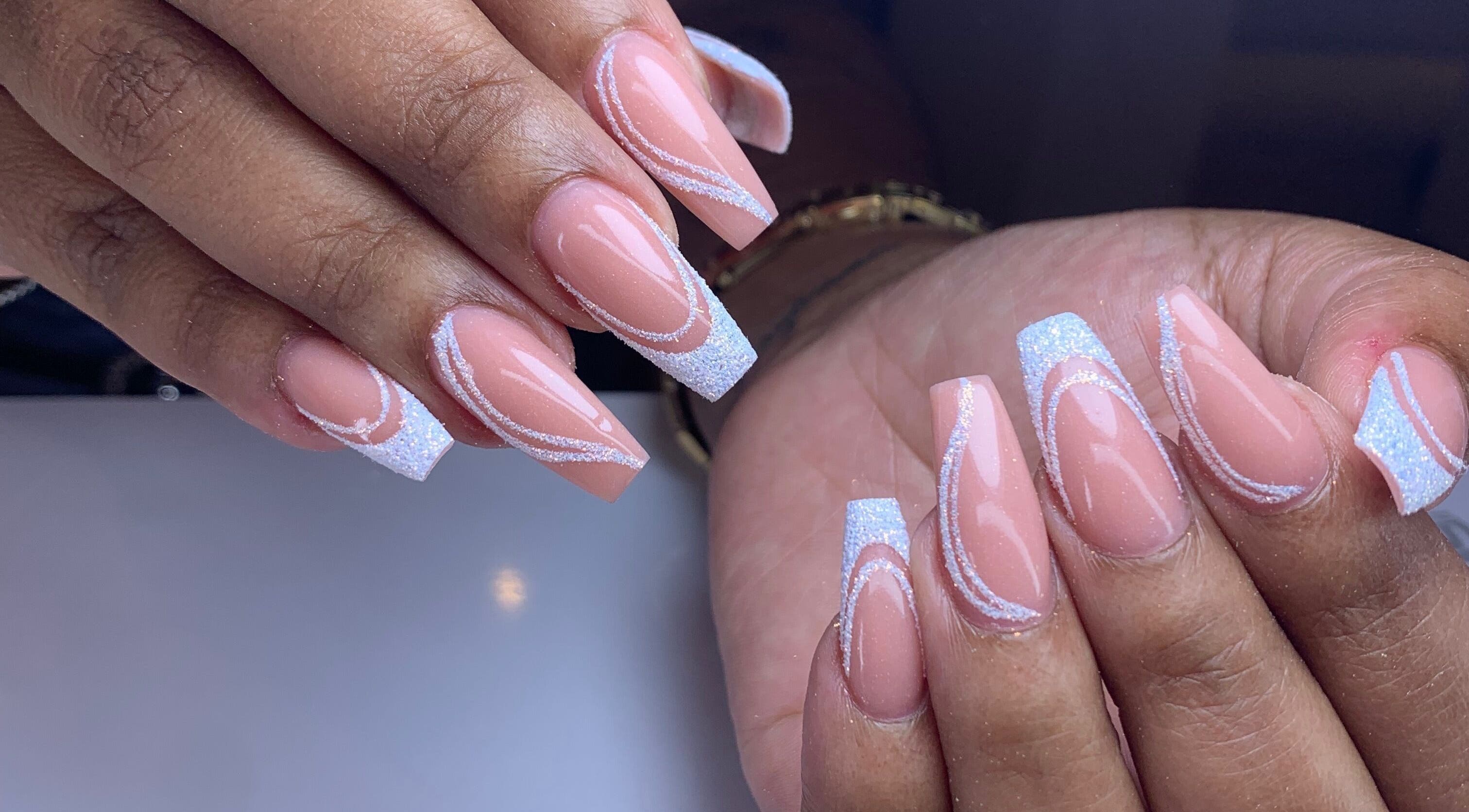 Diseño de uñas acrílicas en Sandra’s Style & Art SALIÑA, Willemstad, Curaçao, CW.