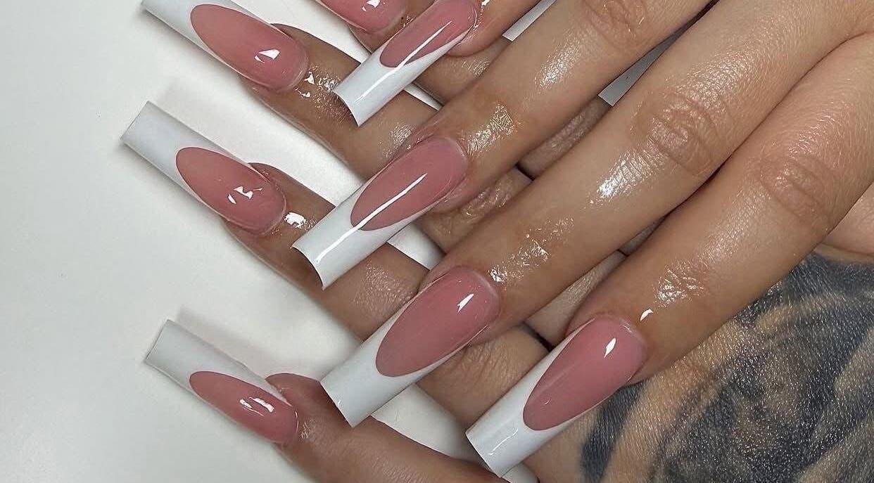 Diseño de uñas elegante en Glow Studio, Ahualulco De Mercado, Jalisco, MX.