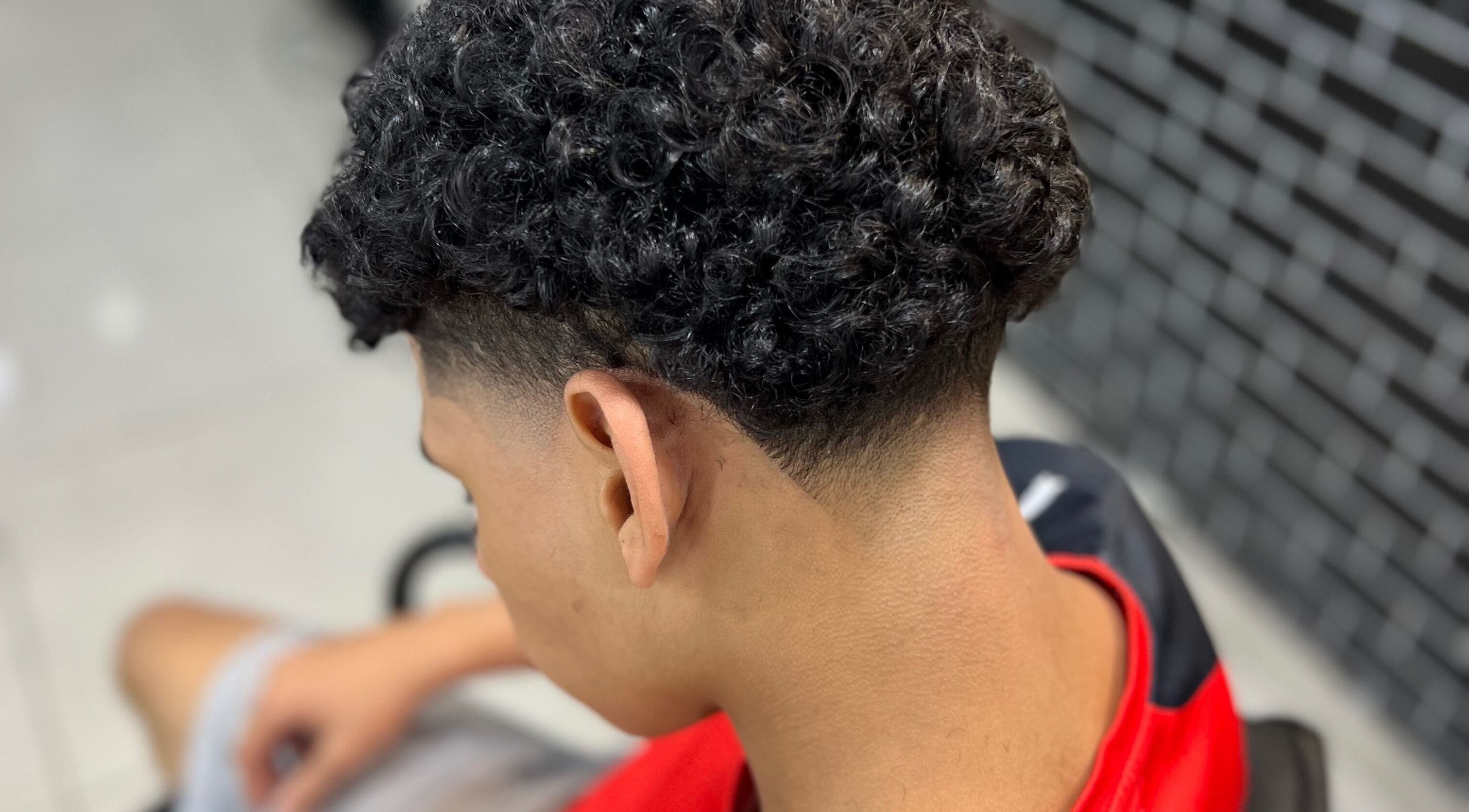 Corte de cabelo moderno na Barbearia mão de ouro 💈, Rio De Janeiro, Rio De Janeiro, BR.