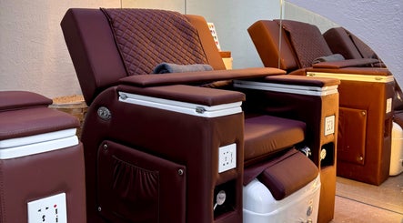 Elegant pedicure chair at Hairkunst Hijabis Luxe, Bandar Baru Bangi, Selangor, MY, offering plush comfort.