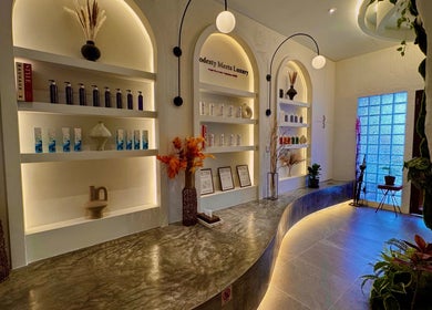 Stylish interior of Hairkunst Hijabis Luxe in Bandar Baru Bangi, Selangor, MY showcasing elegant shelving and decor.