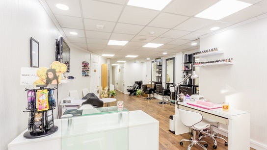 Heavens Salon