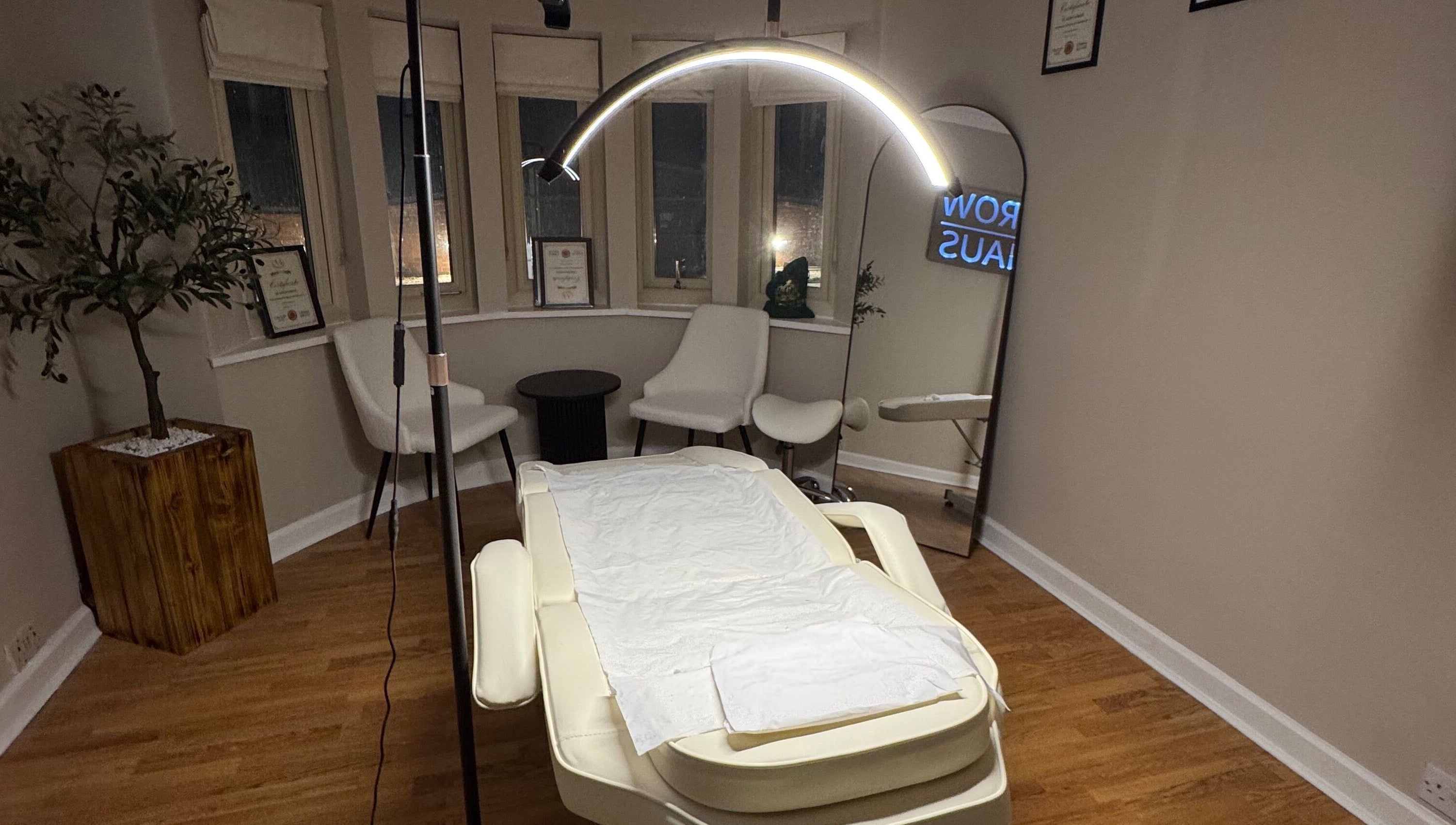 Relaxing treatment room at Brow Haus in Bawtry, England, GB, featuring a modern setup and calming atmosphere.