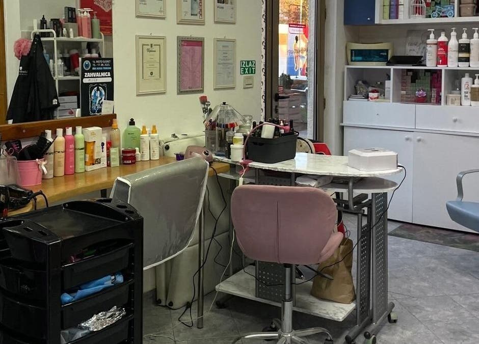 Interijer Salona ljepote Missy u Splitu posjeduje profesionalne alate i proizvode za njegu.